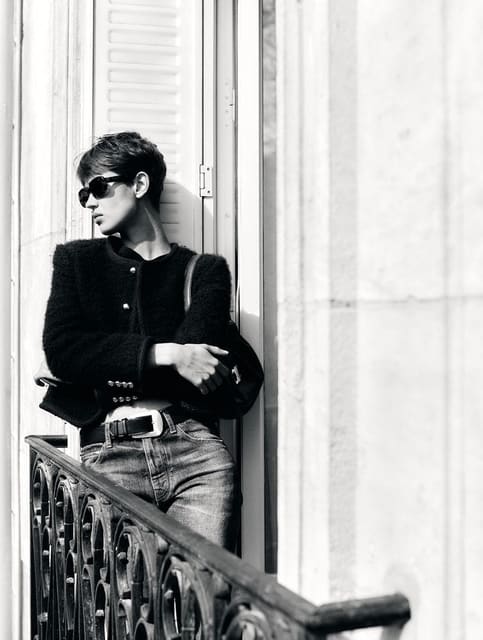 Une femme à rive gauche — Plaza Kvinna