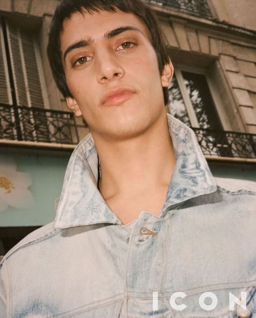 Bano En Tierra — El Pais Icon Magazine