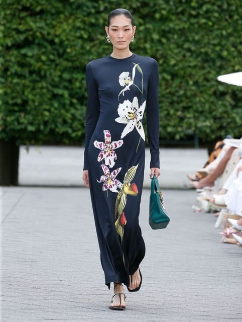 Oscar de la Renta Pre-Spring 2025 Show — Oscar de la Renta