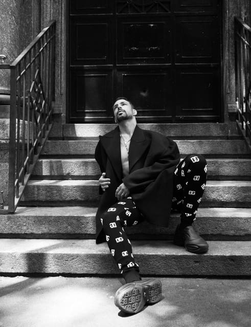 Cauã Reymond by Dolce Gabbana — L'Officiel Brasil