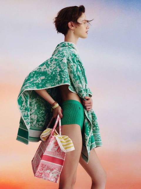 Dior: Summer breeze, between stripes and... — Elle Italia