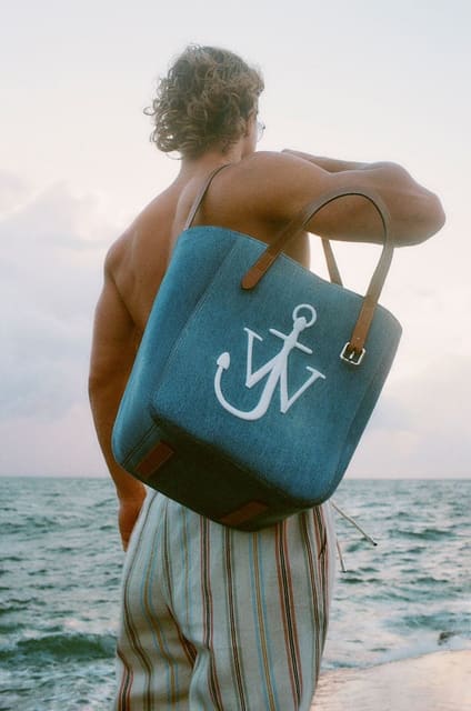 Owen Lindberg — 9