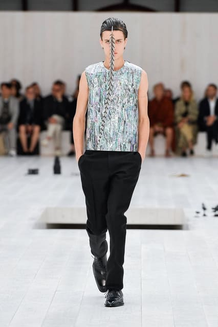 Loewe S/S 25 Men's Show — Loewe