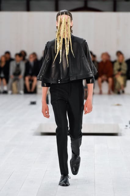 Loewe S/S 25 Men's Show — Loewe