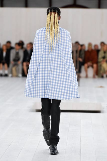 Loewe S/S 25 Men's Show — Loewe