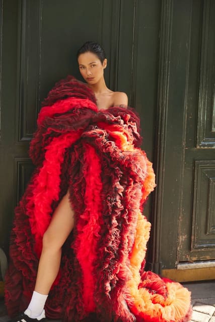 PARIS IS BURNING BY ROOS ATES — Glamour Brasil