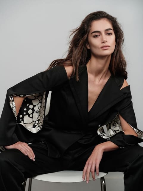 Timeless Glamour: Revisiting the Bold El... — L'Officiel Brasil