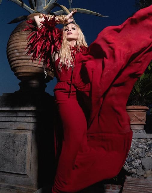 MADONNA — Dolce & Gabbana