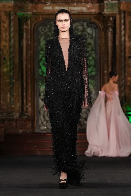 Naeem Khan S/S 25 Show — Naeem Khan