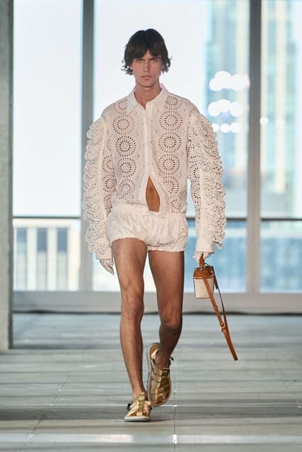 Aknvas S/S 25 Show — Aknvas