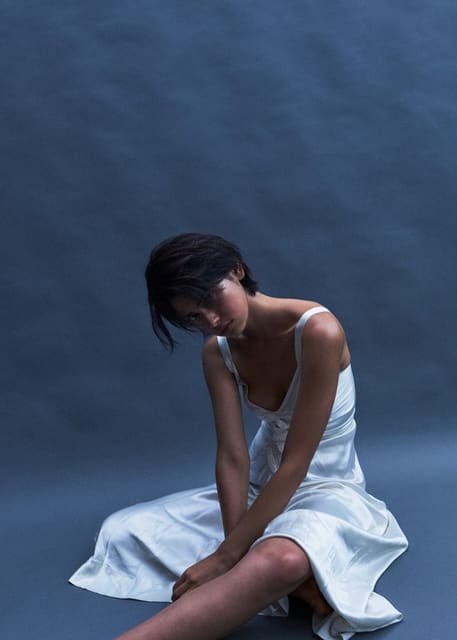HER — MONROWE Magazine Online