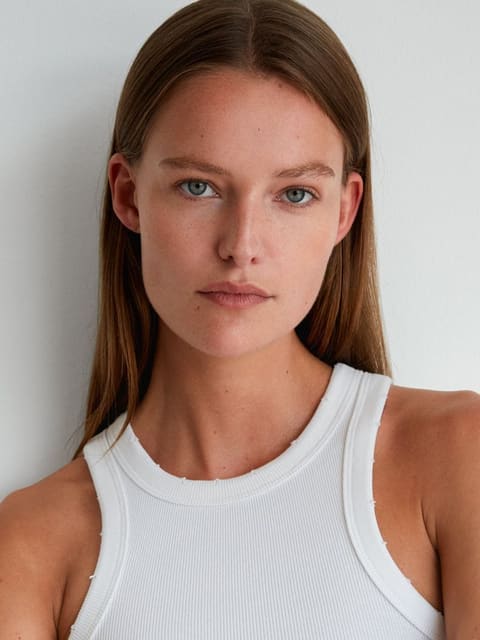 Sara Van der Hoek