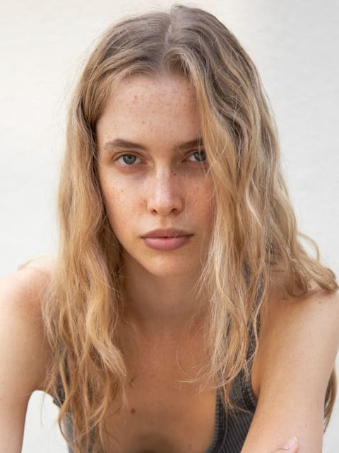 Lucy Dechen — 1
