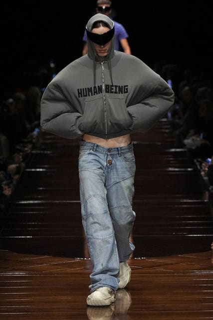 Balenciaga S/S 25 Show — Balenciaga