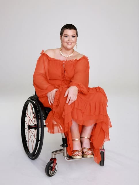 Model of Diversity and Gemma Collins Champion Plus-Size Representation at London Fashion Week — Vanity Teen China