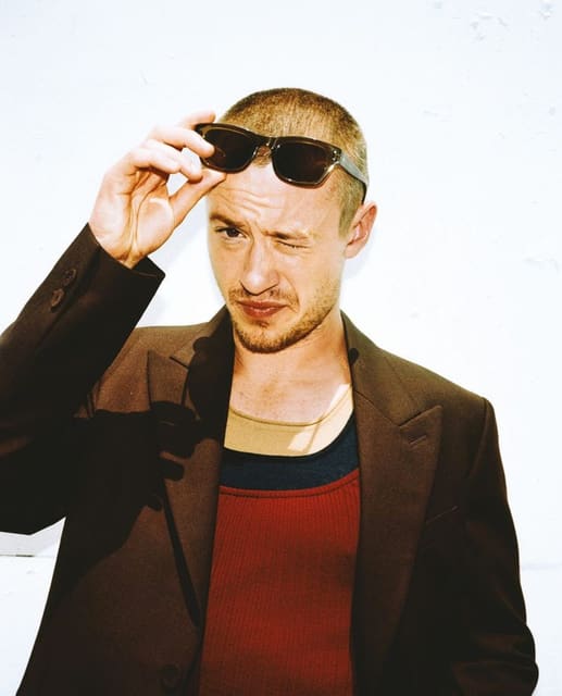 Joseph Quinn — L'Officiel Hommes Italia