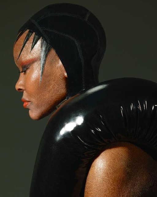 JEYZA GARY — Mirror Mirror Magazine