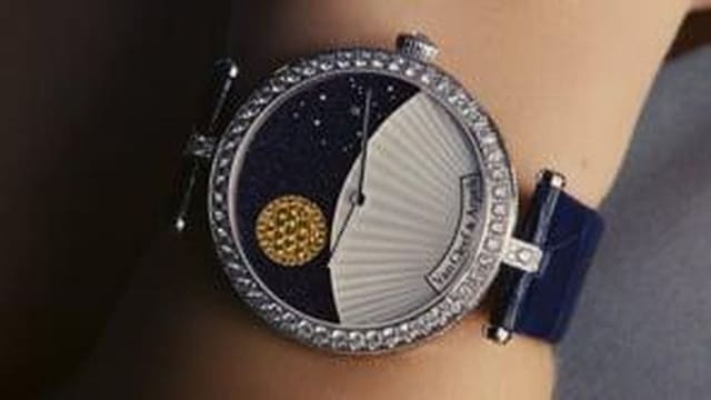 Read the time in a starry sky — Van Cleef & Arpels