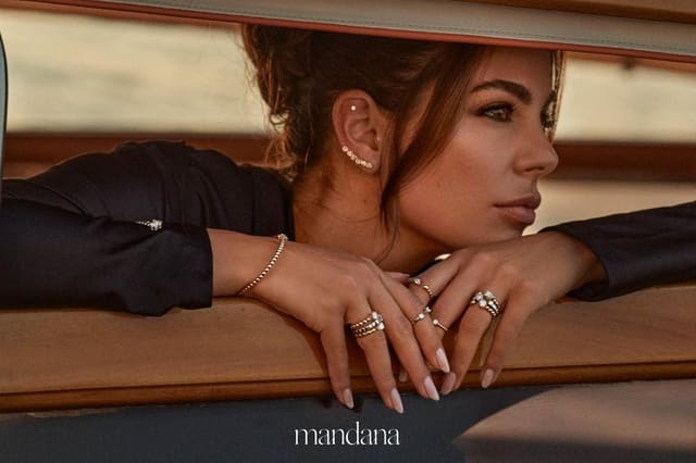 Nadine Mirada — 4