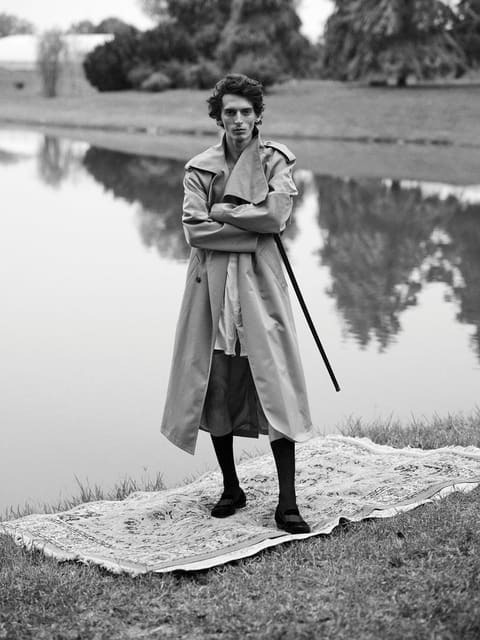 SHE LIVES BY THE CASTLE (you Foolishly T... — Arena Homme +