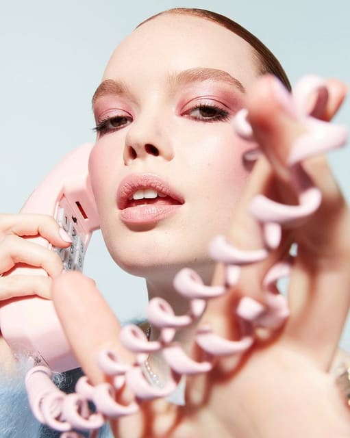 MAC TRENDS — MAC Cosmetics
