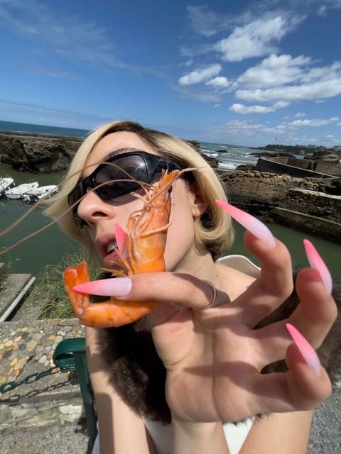 Selfies II — Beauty Papers