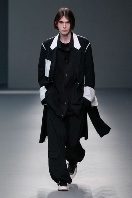 Y-3 F/W 25 Show — Y-3