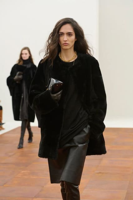 Toteme F/W 25 Show — Totême