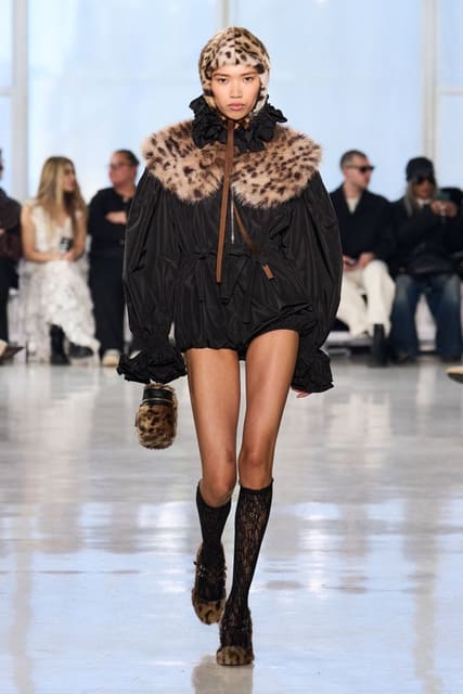 Aknvas F/W 25 Show — Aknvas