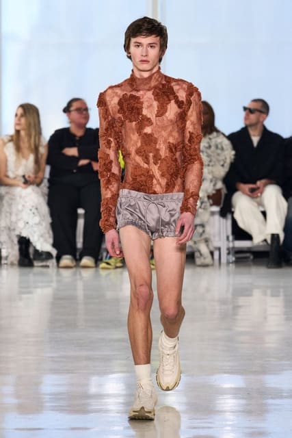 Aknvas F/W 25 Show — Aknvas