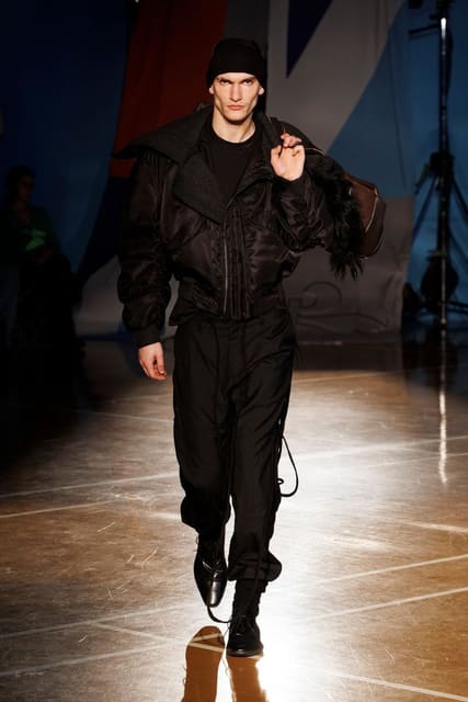 Mainline:RUS/Fr.CA/DE F/W 25 Show
