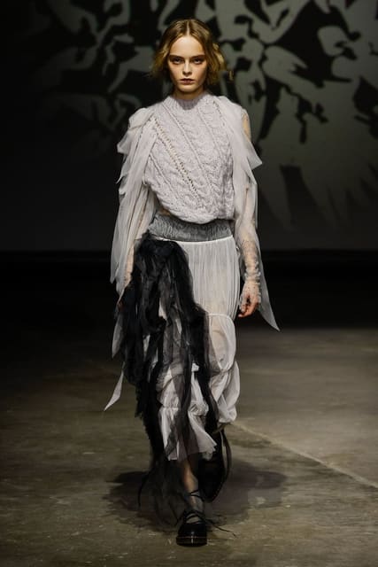 Rona Andro — 10