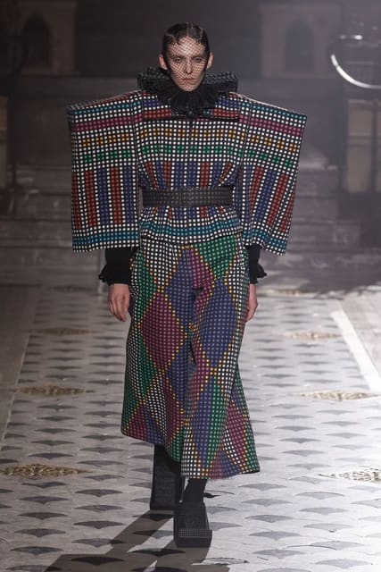 Anrealage F/W 25 Show — Anrealage