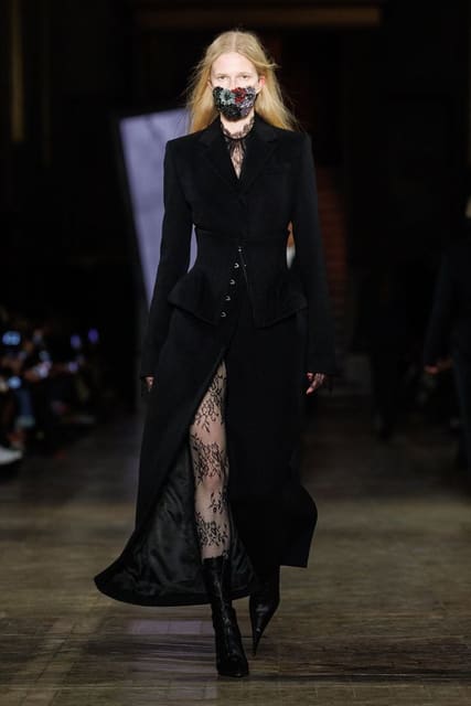 McQueen F/W 25 Show — Alexander McQueen