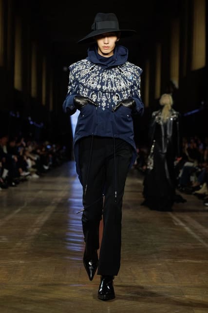 McQueen F/W 25 Show — Alexander McQueen