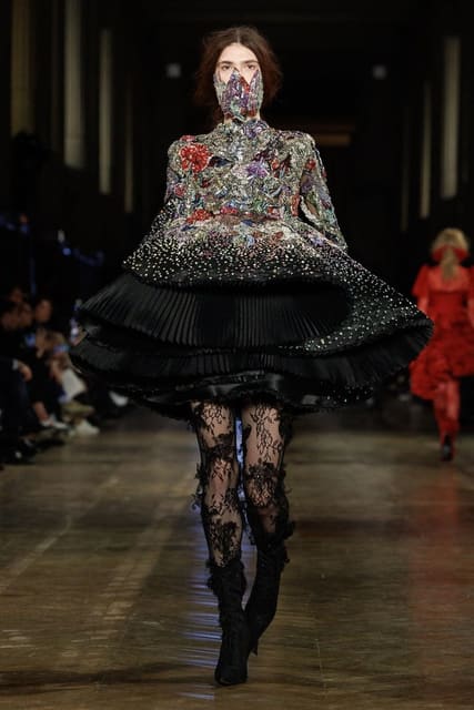 McQueen F/W 25 Show — Alexander McQueen