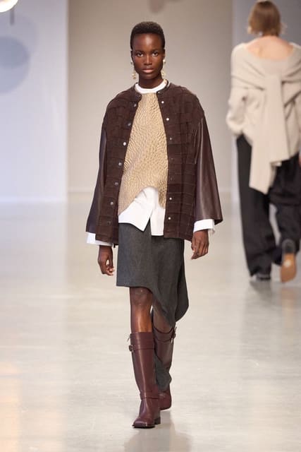 Eniola Adegbiyan — 4