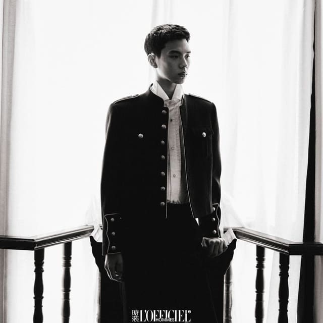 Photography by 何开拓一 He Kaituoyi — L'Officiel China