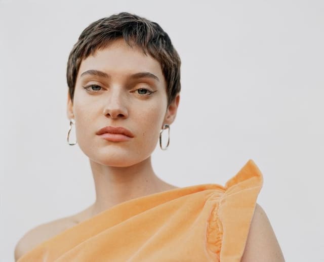 Greta Hofer — The Manual Review