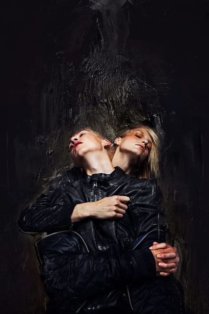 Folie à deux — METAL Magazine