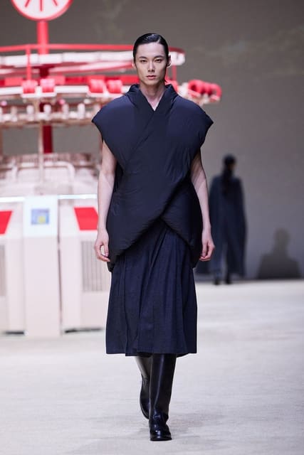 Jinglun Xue — 9