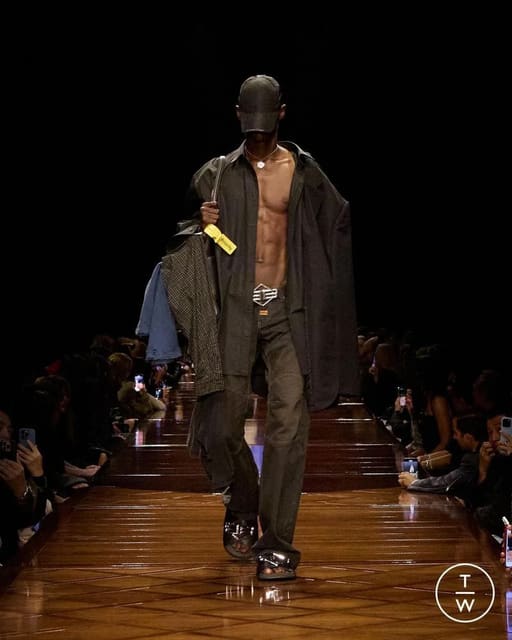 Balenciaga S/S 25 Show — Balenciaga