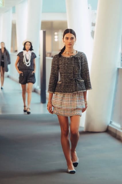 Chanel Cruise 2025 Replica Show Hong Kon... — Chanel
