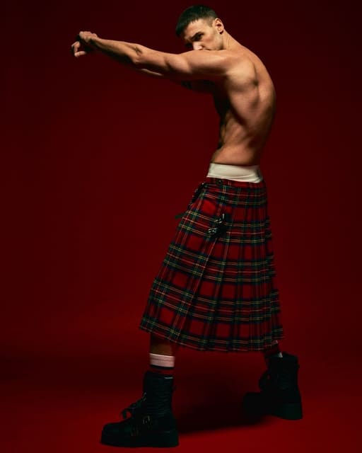 INSIDE THE BODY,A HUMAN SOUL:THE NEW MEN'S FASHION by Enrico Cencini — Man In Town