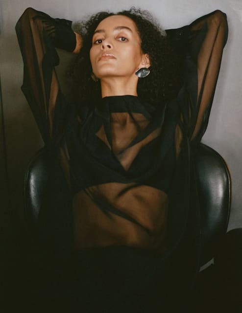 ÉDITAIRES MAGAZINE - 'THE MODERNE TROTTE...