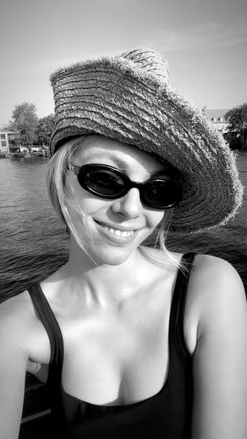 Julia Valeska Nische