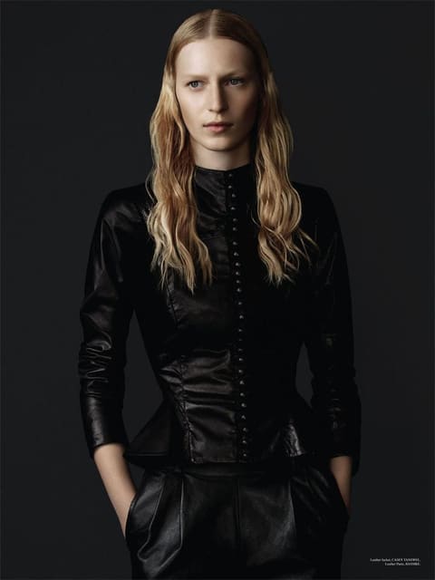 Julia Nobis — Stonefox Magazine