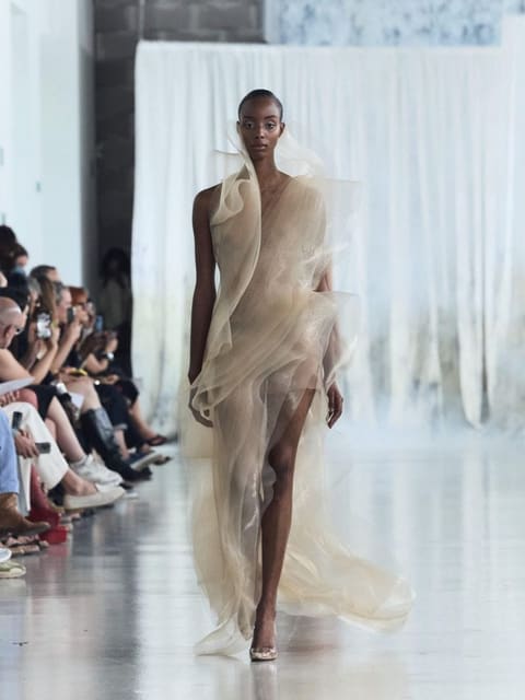 Lever Haute Couture Fall 2025 Show