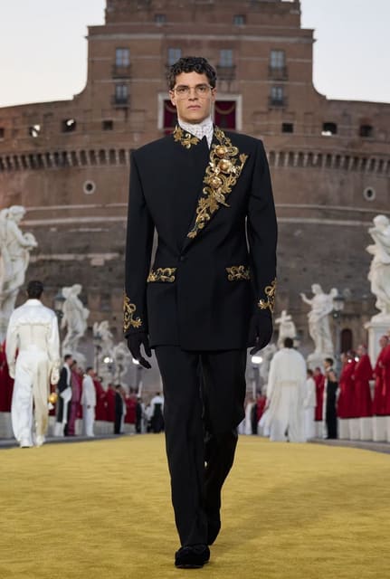 Dolce & Gabbana Alta Sartoria 2025 Show ... — Dolce & Gabbana