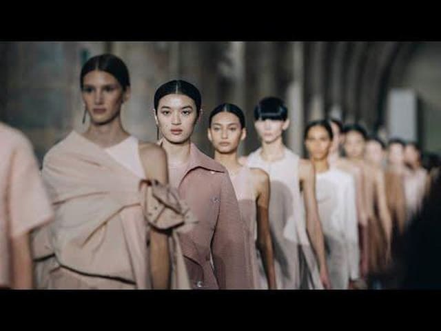Akris S/S 25 Show — Akris